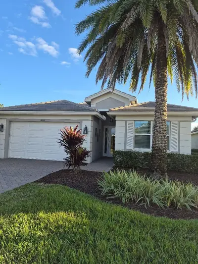 10742 SW Matisse Lane, Port St. Lucie – Single Family Residence for sale