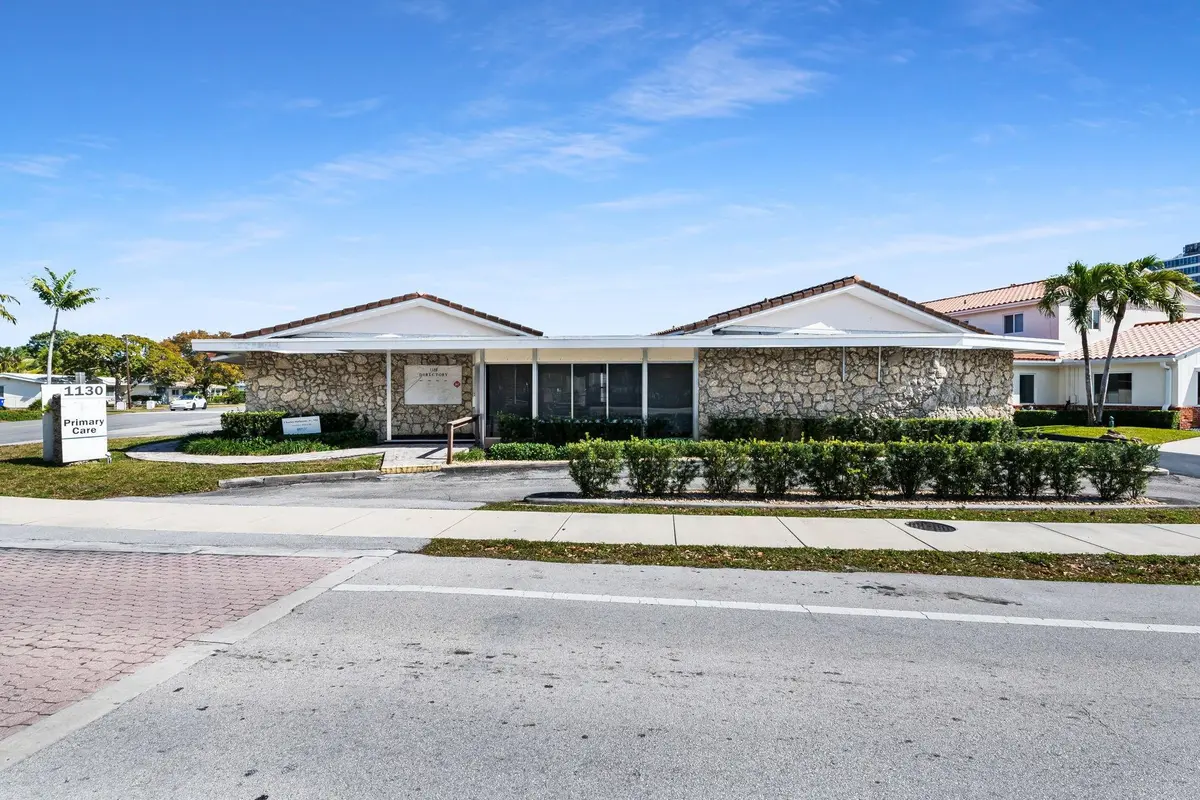 Photo 10 at 1130 Bayview Drive, Fort Lauderdale
