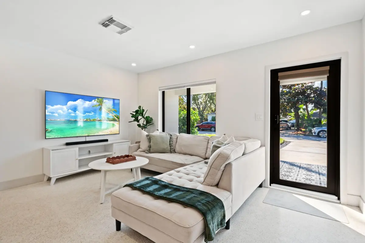 Photo 4 at 1604 NE 16th Avenue, Fort Lauderdale