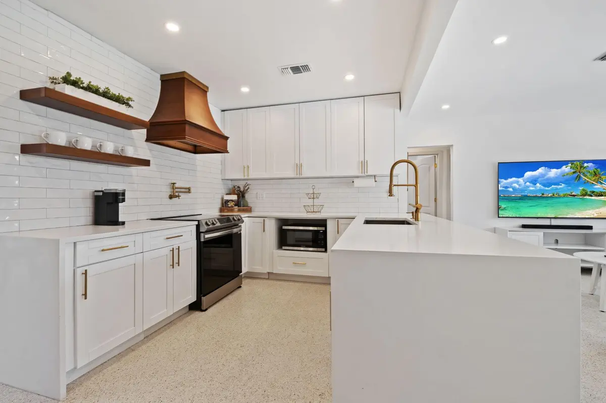 Photo 8 at 1604 NE 16th Avenue, Fort Lauderdale
