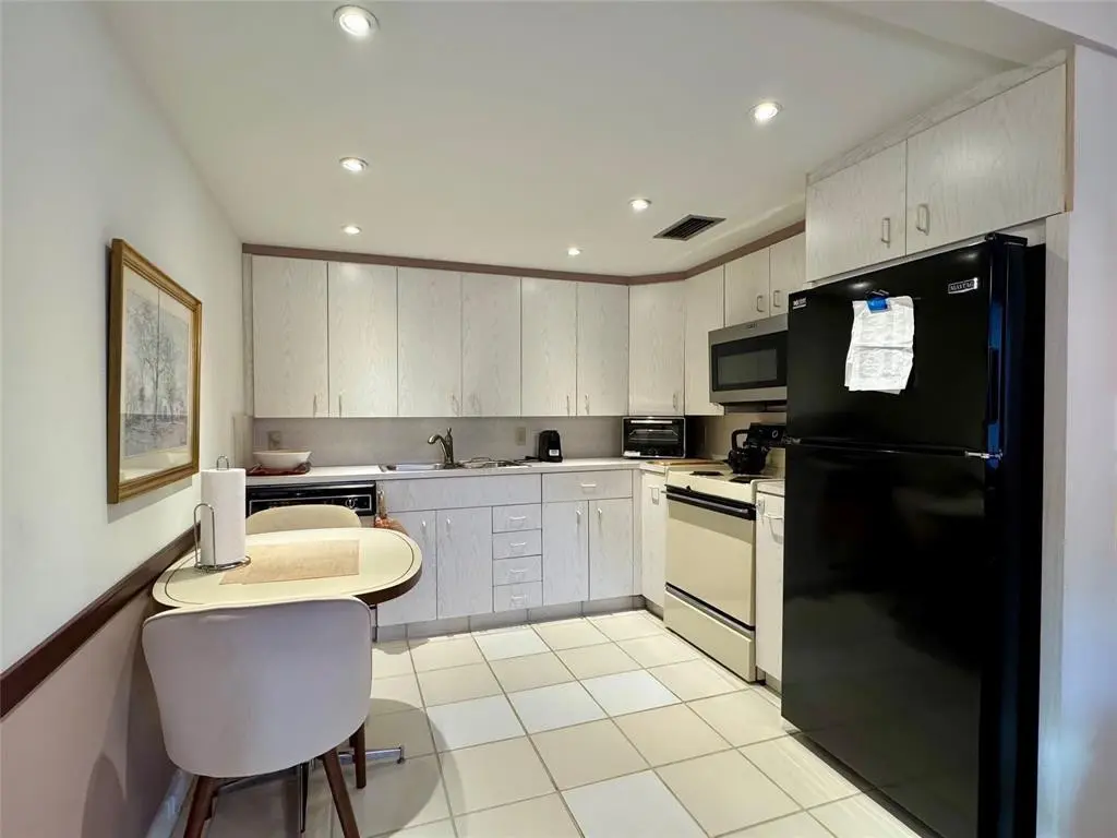 Photo 5 at 3041 Hythe C 3041, Boca Raton