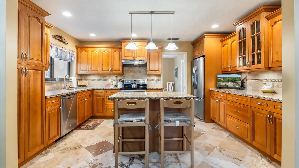 Custom Kitchen at 18337 104th Terrace, Boca Raton
