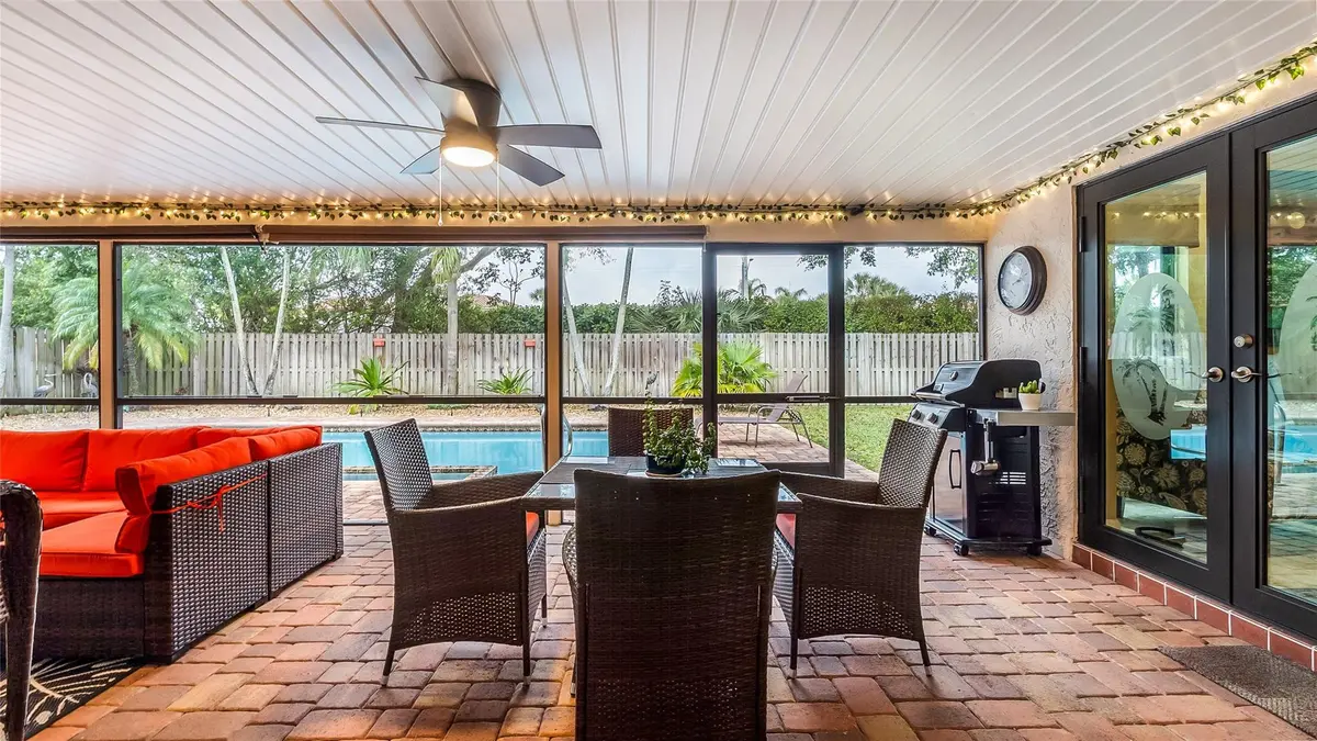 Outdoor Dining at 18337 104th Terrace, Boca Raton