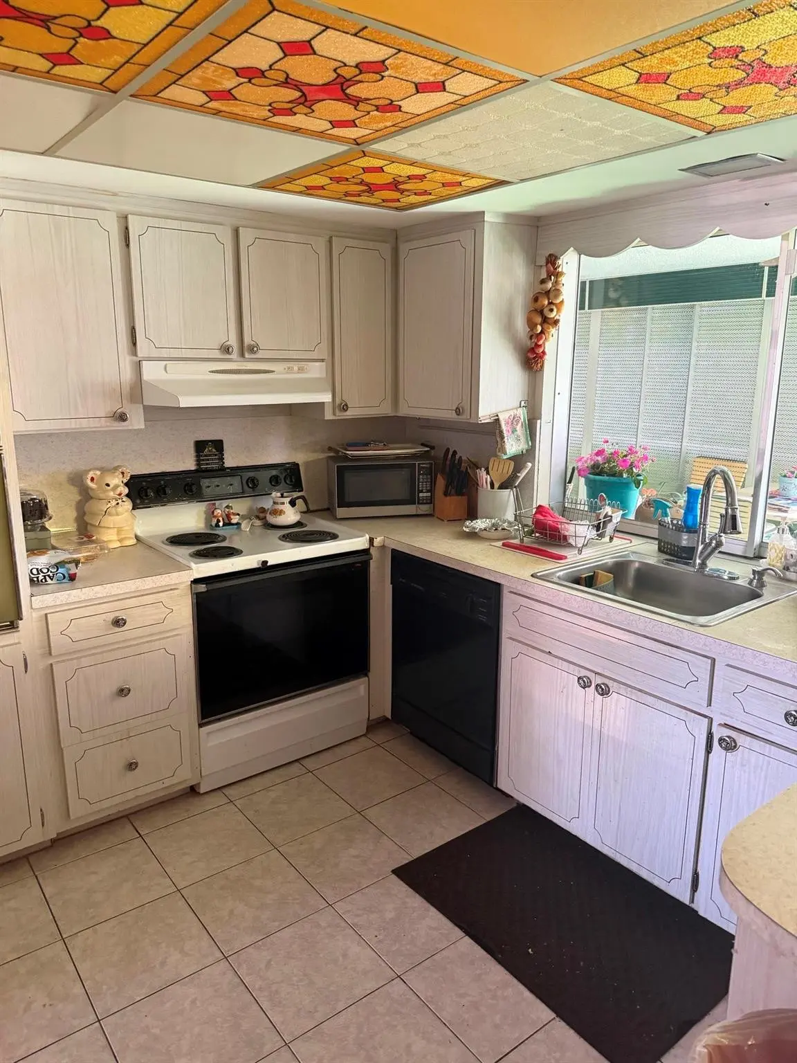 Photo 2 at 626 S Crescent Drive, Hollywood