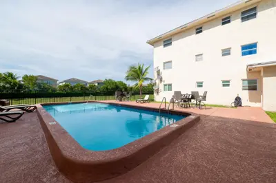 8821 NW 38th Drive 205a, Coral Springs – Condominium for sale
