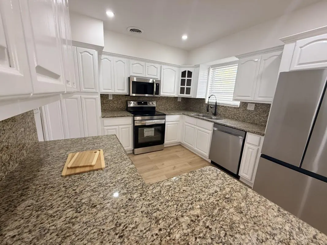 Photo 6 at 607 N Golf Drive, Hollywood