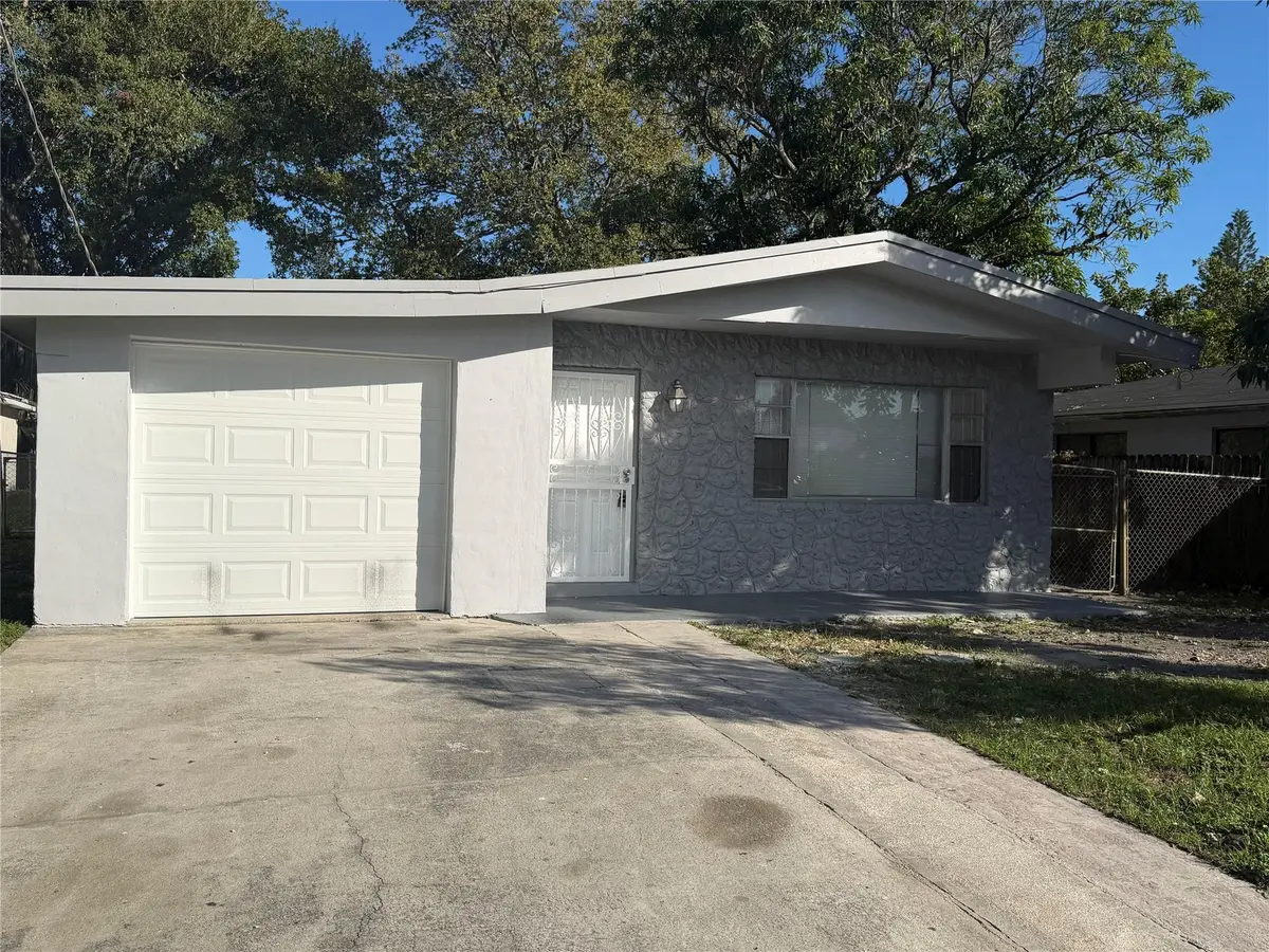 Photo 2 at 230 NW 8th Avenue, Dania Beach
