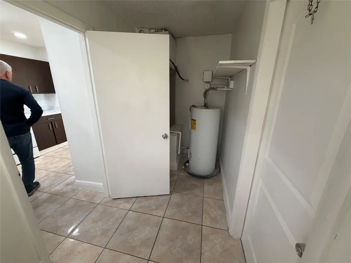 Photo 7 at 230 NW 8th Avenue, Dania Beach