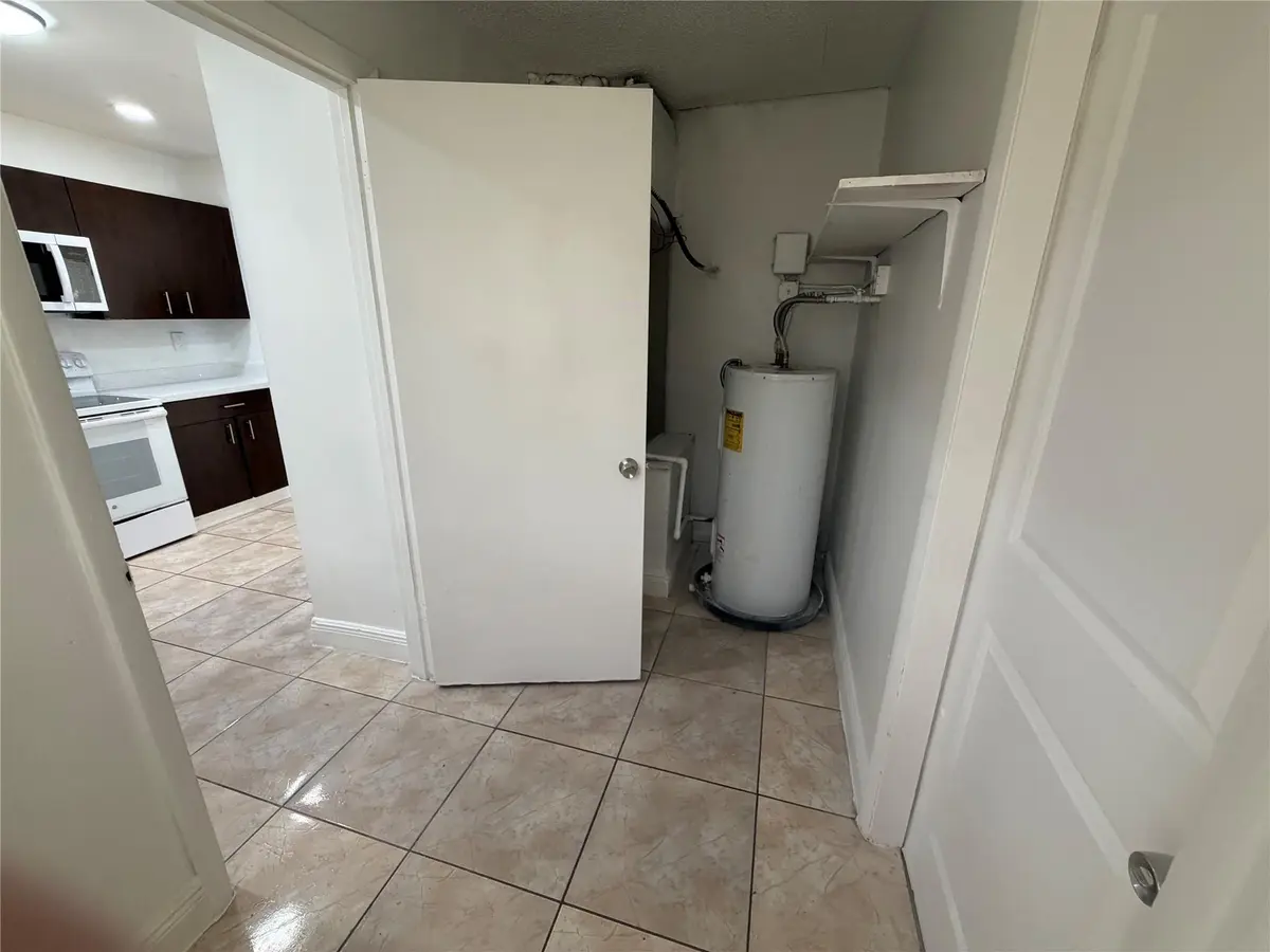 Photo 8 at 230 NW 8th Avenue, Dania Beach