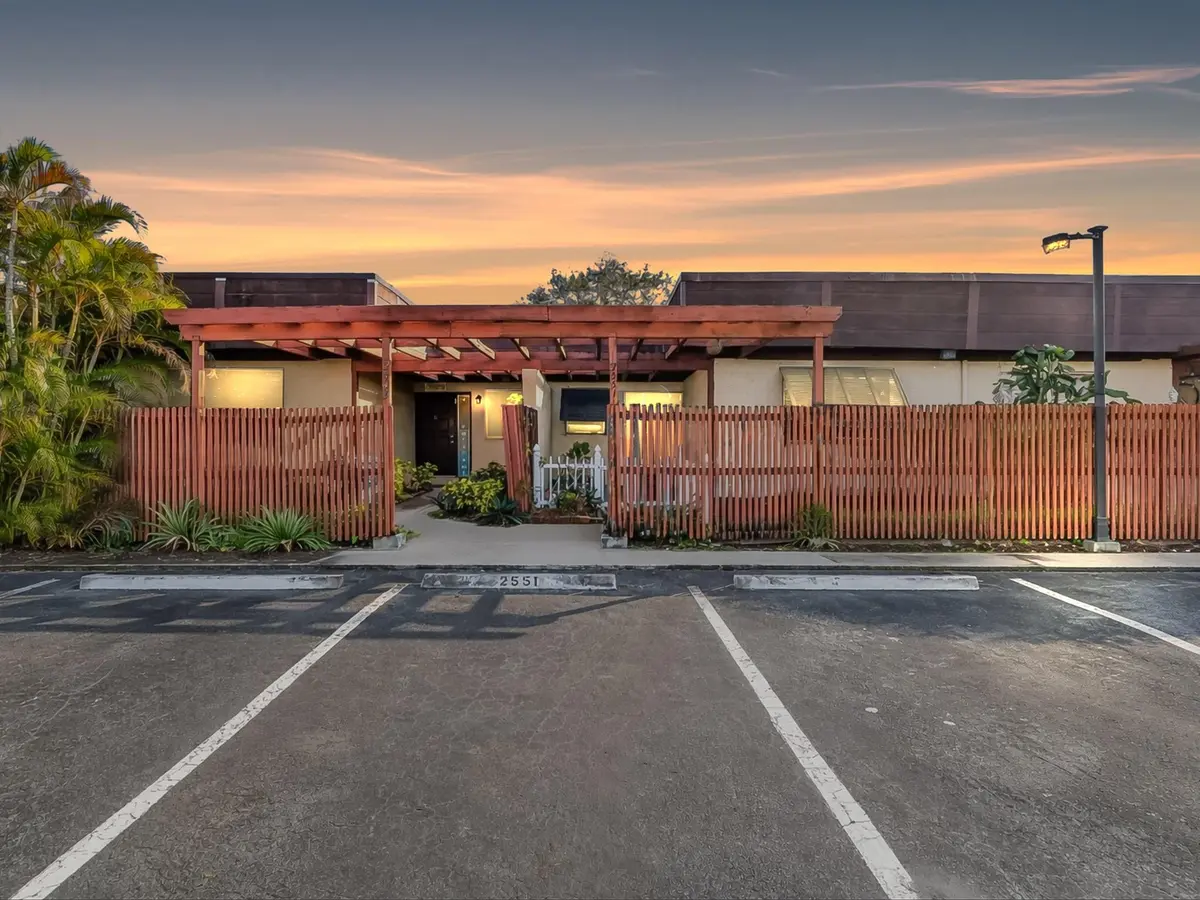Photo 1 at 2551 N 40th Avenue 2551, Hollywood