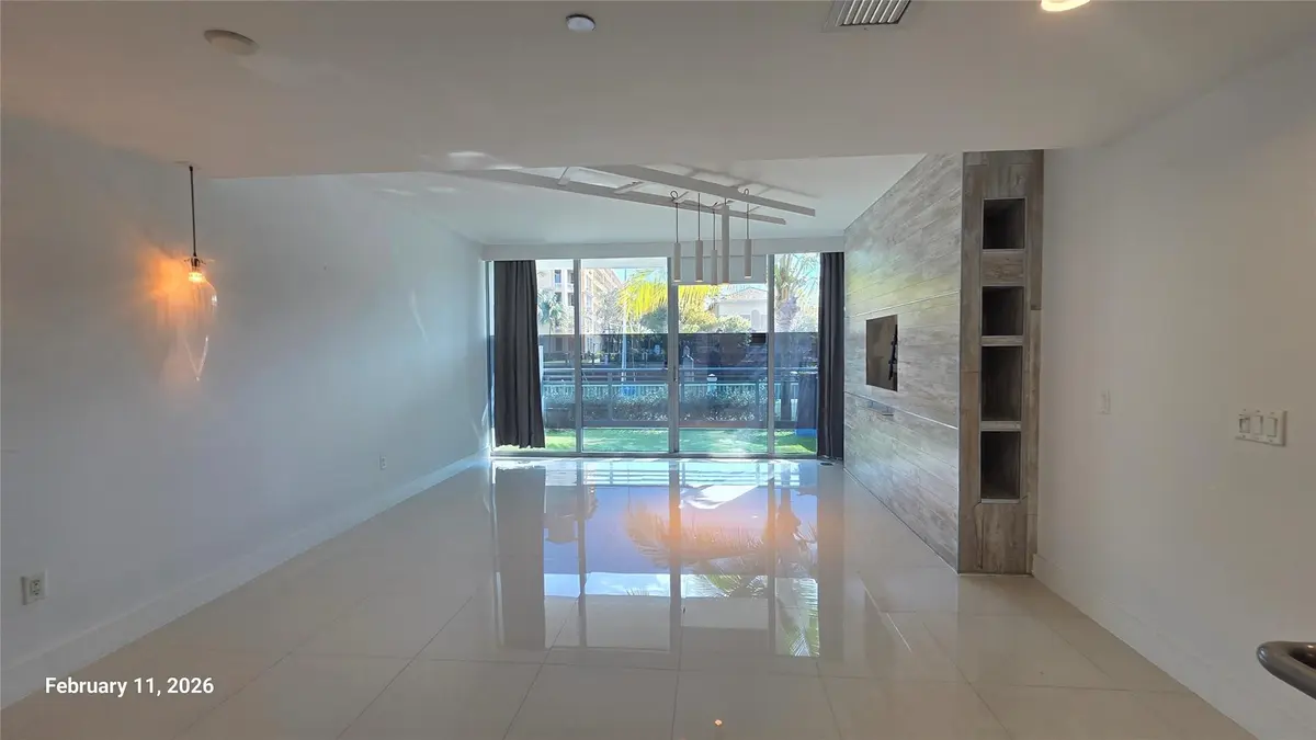 Photo 3 at 2950 NE 188th Street 110, Aventura