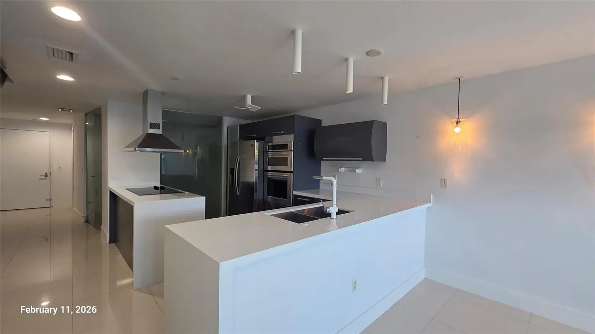 Photo 4 at 2950 NE 188th Street 110, Aventura