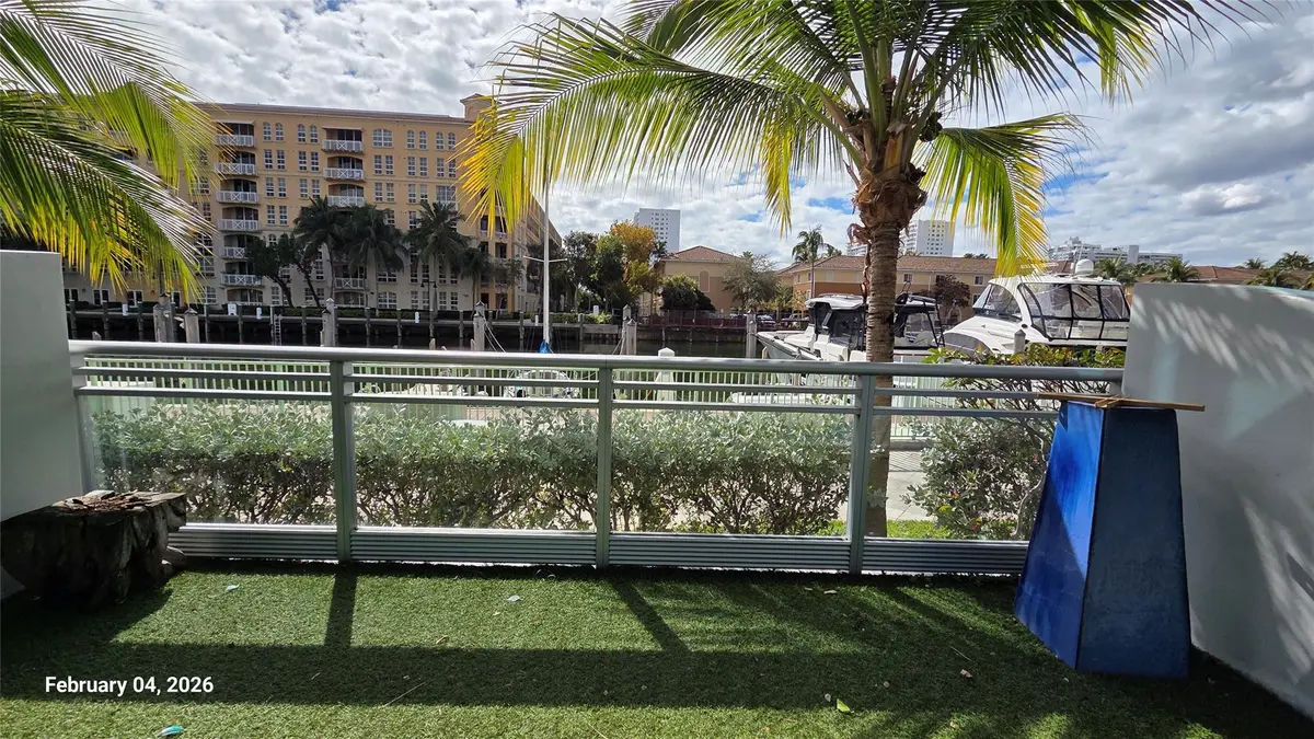 Photo 8 at 2950 NE 188th Street 110, Aventura