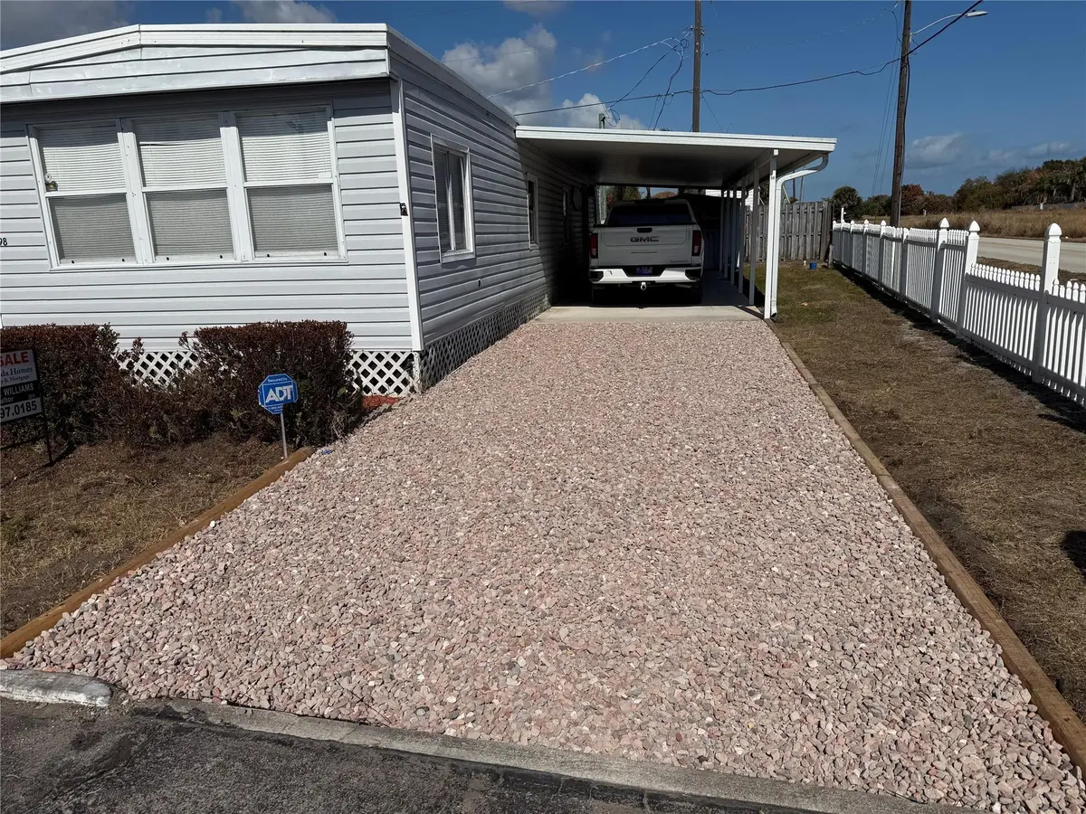 Photo 3 at 10885 SE Federal Highway 98, Hobe Sound