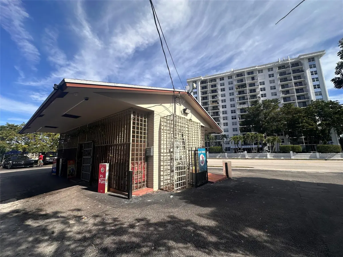 Photo 1 at 1790 N Andrews Square, Fort Lauderdale