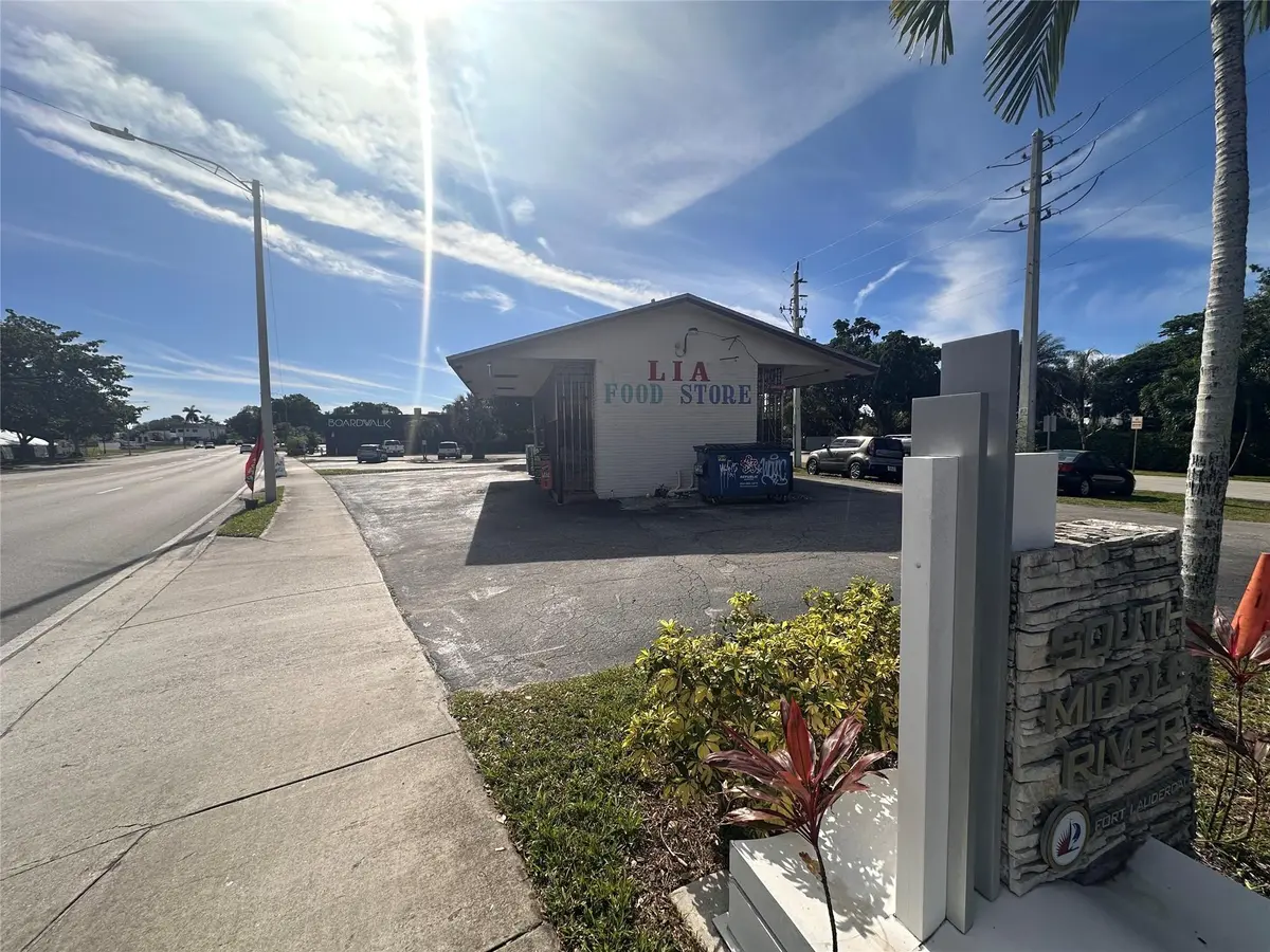 Photo 2 at 1790 N Andrews Square, Fort Lauderdale
