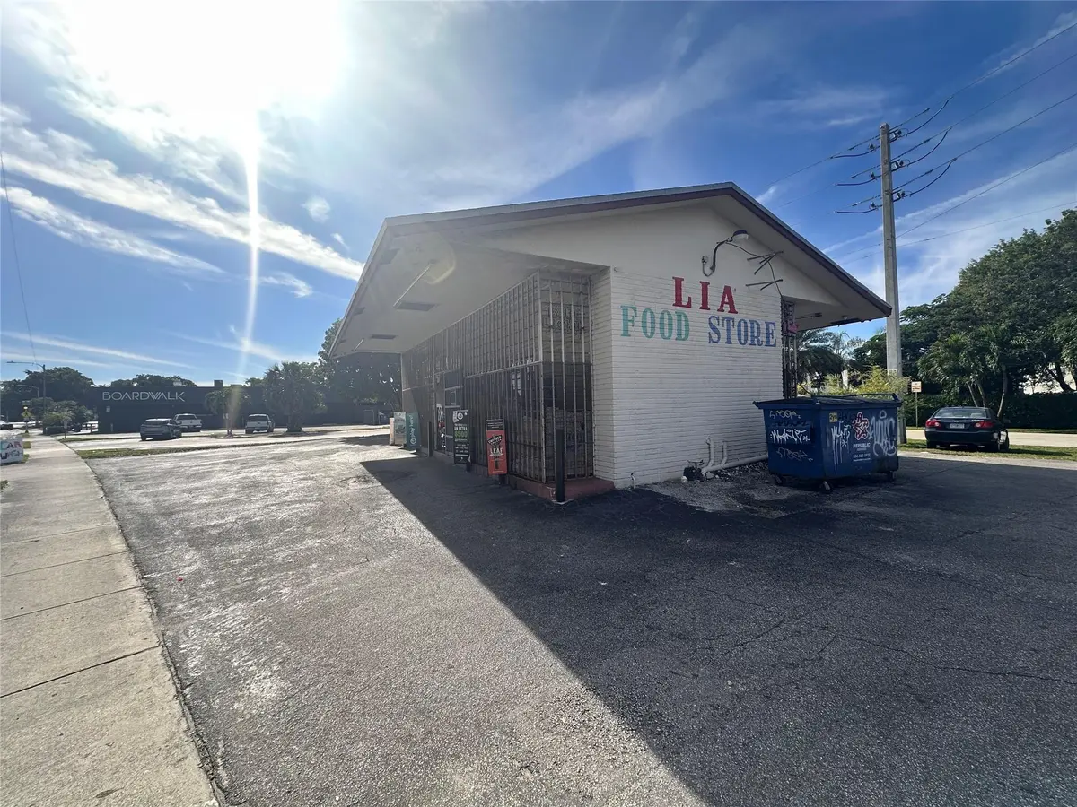 Photo 4 at 1790 N Andrews Square, Fort Lauderdale