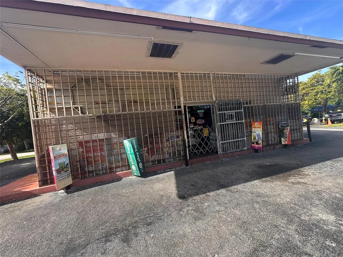Photo 6 at 1790 N Andrews Square, Fort Lauderdale
