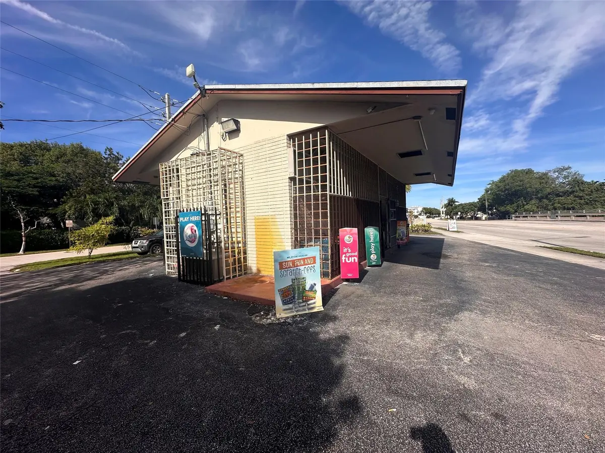 Photo 7 at 1790 N Andrews Square, Fort Lauderdale