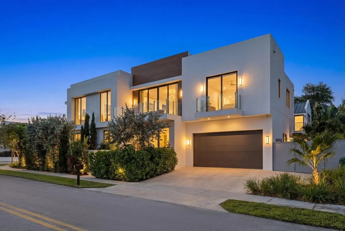 Photo 1 at 1111 SE 9th Avenue, Fort Lauderdale