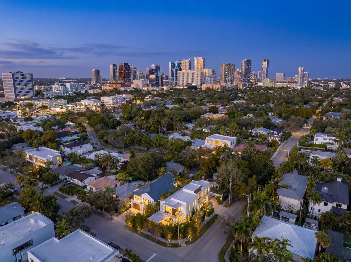 Photo 4 at 1111 SE 9th Avenue, Fort Lauderdale
