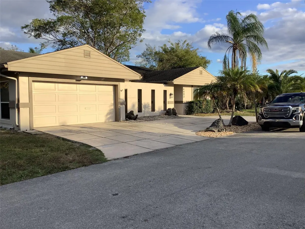 Photo 2 at 4602 Norfolk Island Pine Drive, Tamarac
