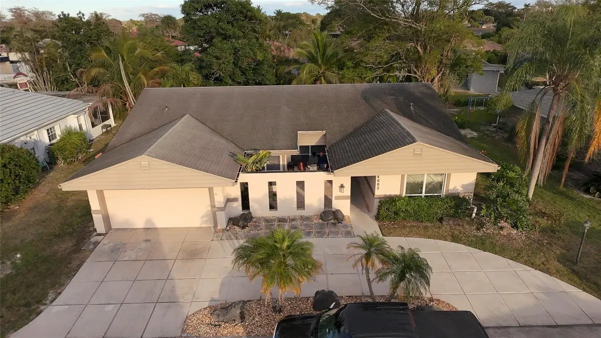Photo 3 at 4602 Norfolk Island Pine Drive, Tamarac