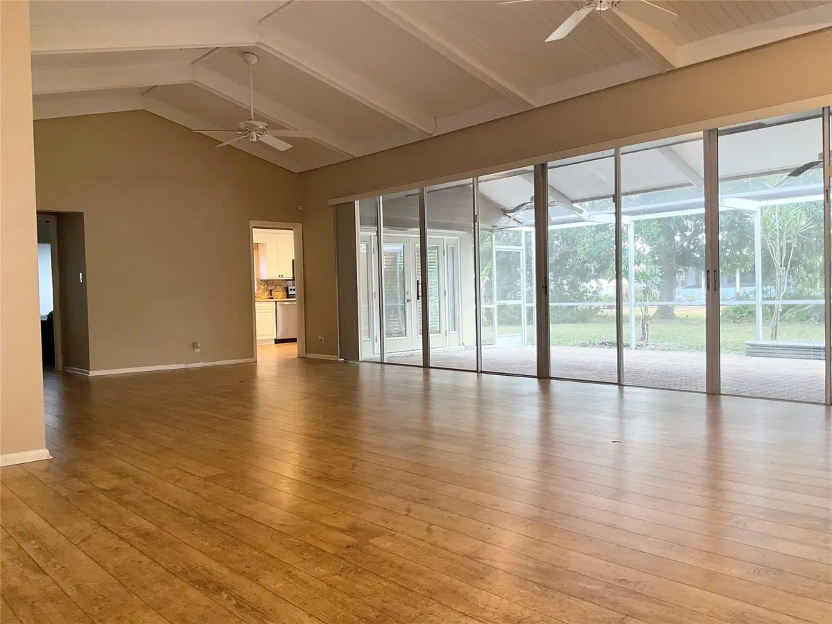 Photo 6 at 4602 Norfolk Island Pine Drive, Tamarac