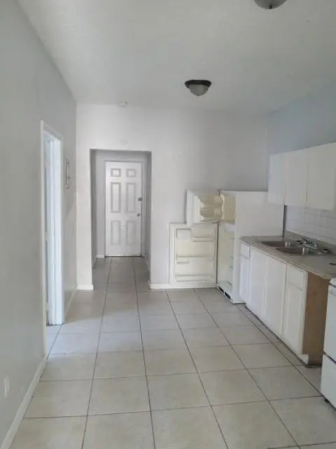 Photo 3 at 439 NW 18TH Avenue, Fort Lauderdale