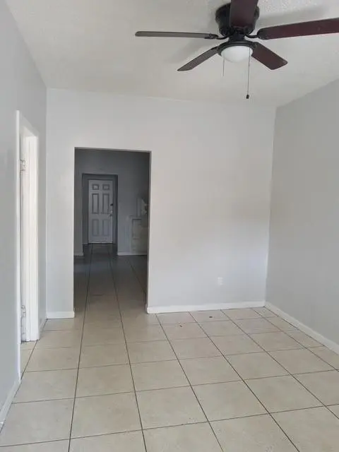 Photo 4 at 439 NW 18TH Avenue, Fort Lauderdale
