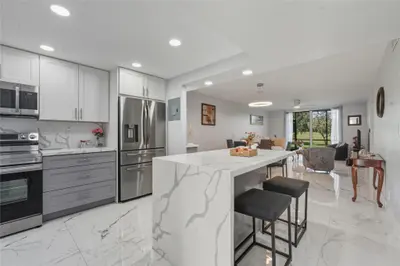 9611 N Hollybrook Lake Drive 101, Pembroke Pines – sold