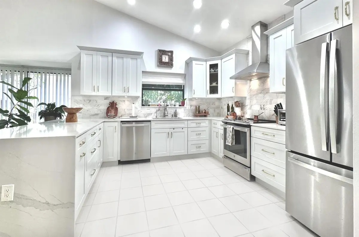 Photo 5 at 8330 Black Olive Drive, Tamarac