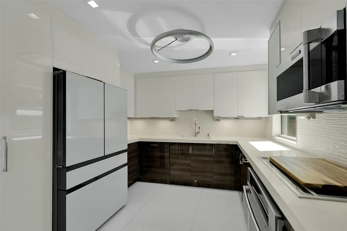 Photo 7 at 640 NW 30th Street, Wilton Manors