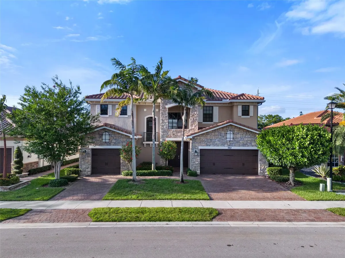 Photo 1 at 9811 Lakeview Lane, Parkland