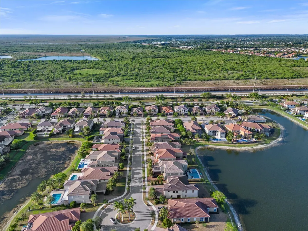 Photo 2 at 9811 Lakeview Lane, Parkland