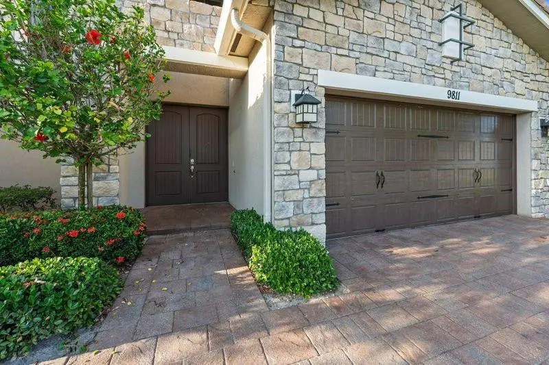 Photo 6 at 9811 Lakeview Lane, Parkland