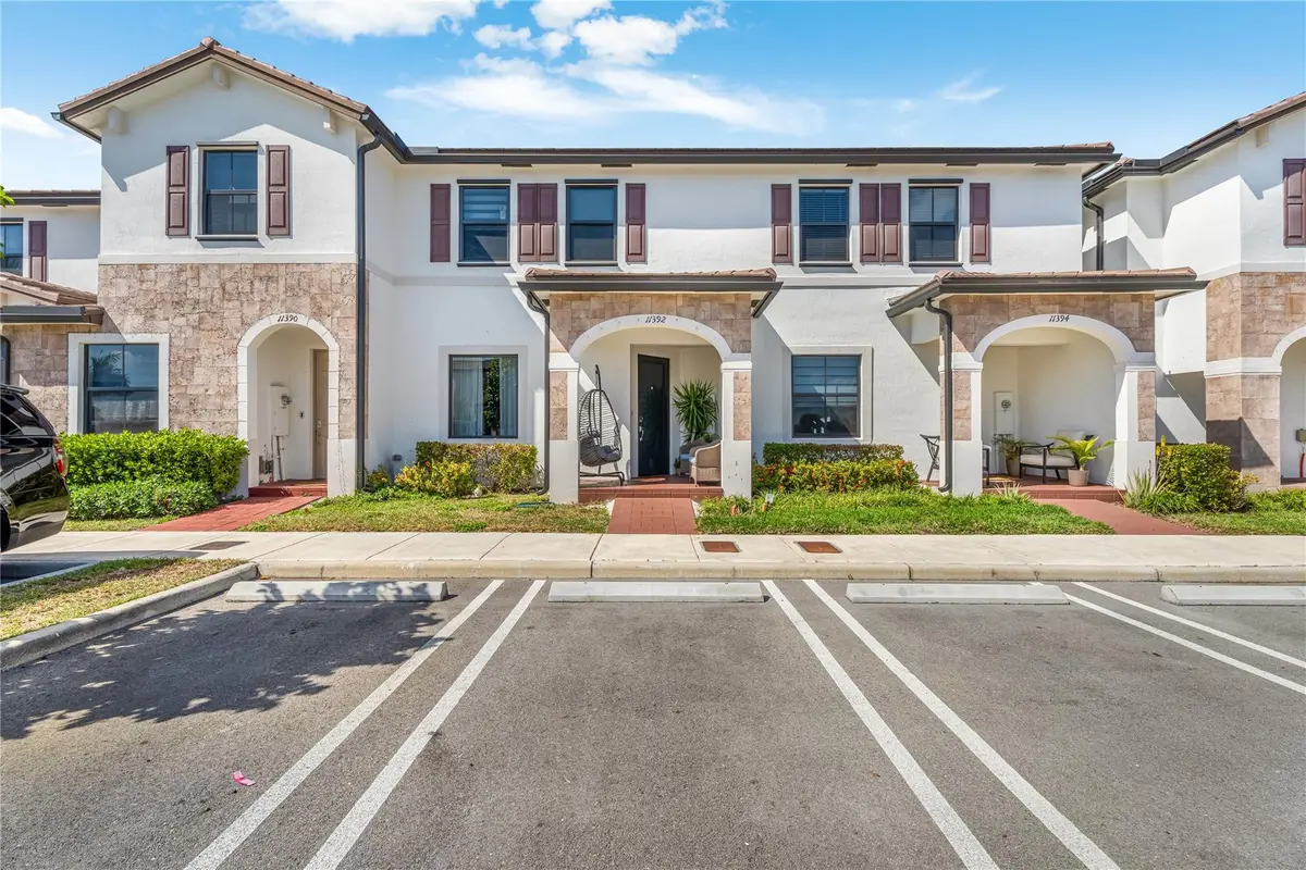 Photo 2 at 11392 W 34th Way, Hialeah