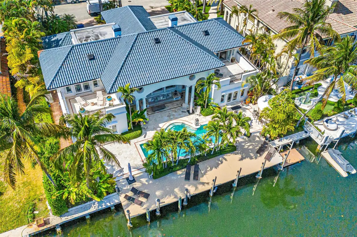 Photo 1 at 166 Royal Palm Drive, Fort Lauderdale