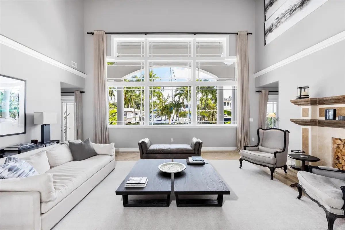Photo 7 at 166 Royal Palm Drive, Fort Lauderdale