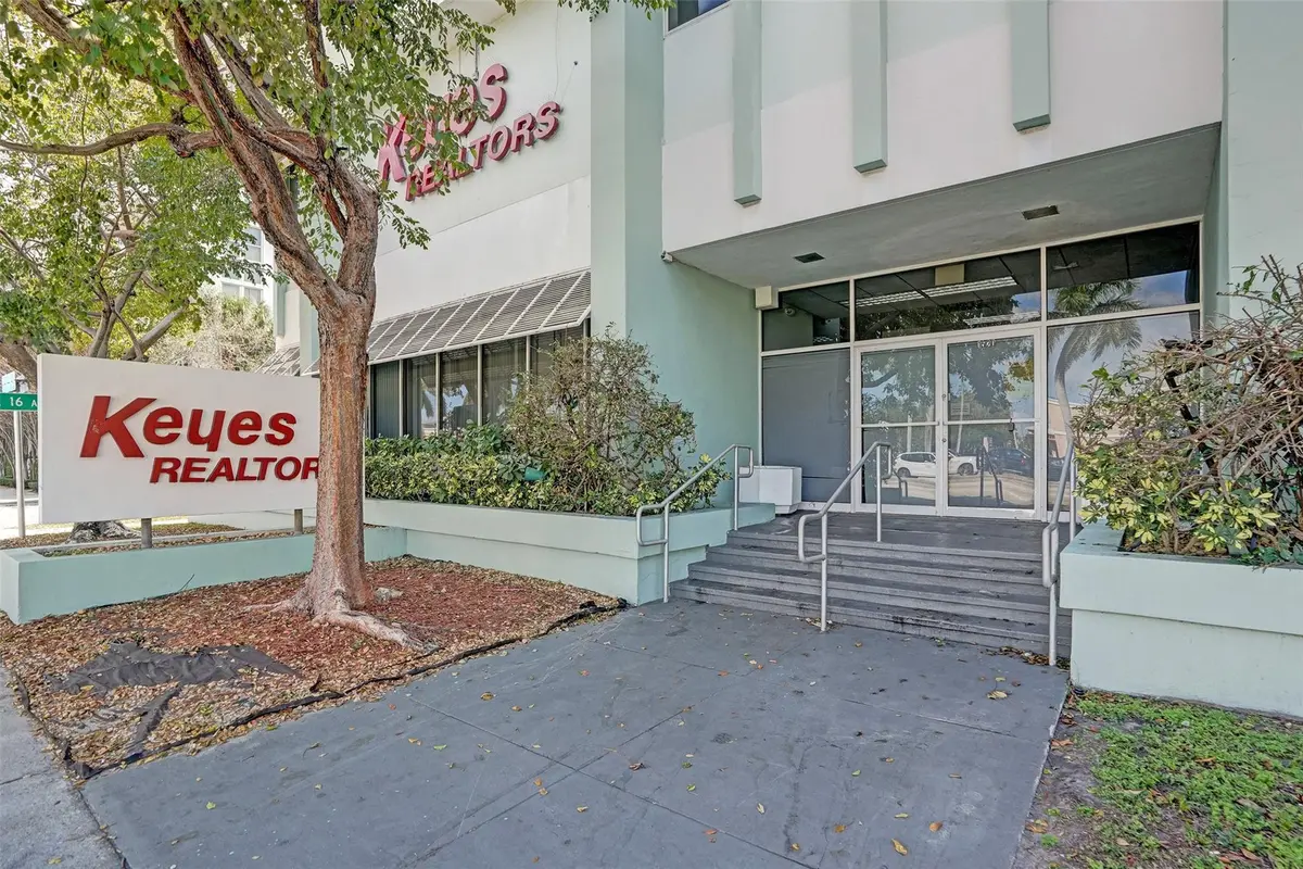 Photo 2 at 1520 E Sunrise, Fort Lauderdale