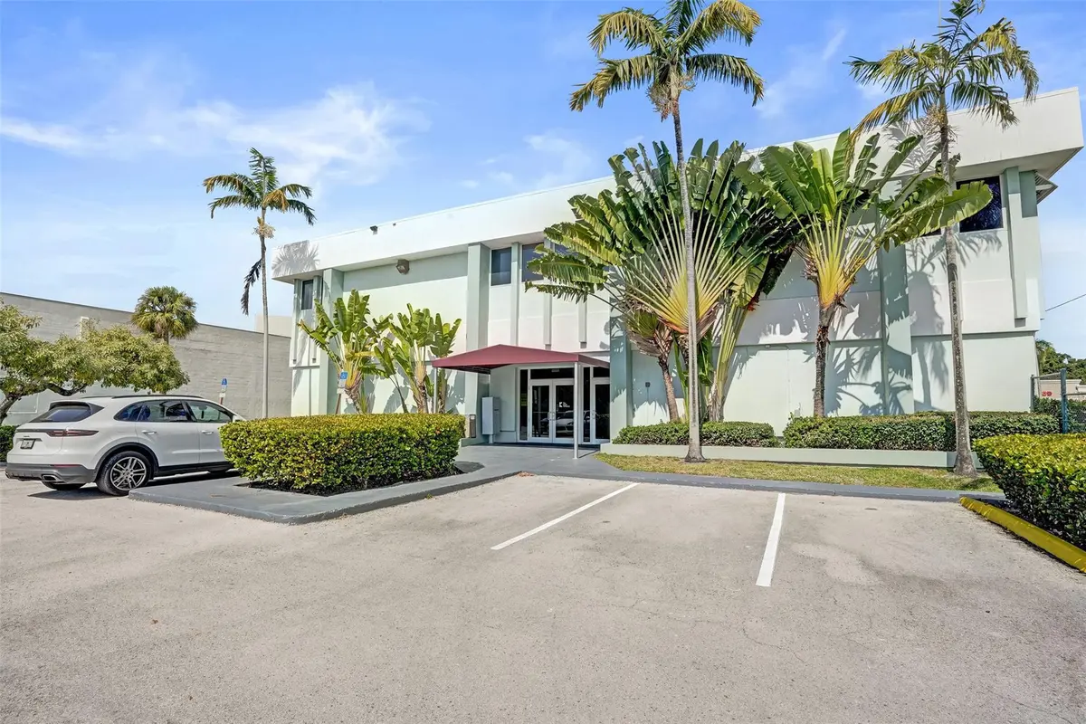 Photo 3 at 1520 E Sunrise, Fort Lauderdale