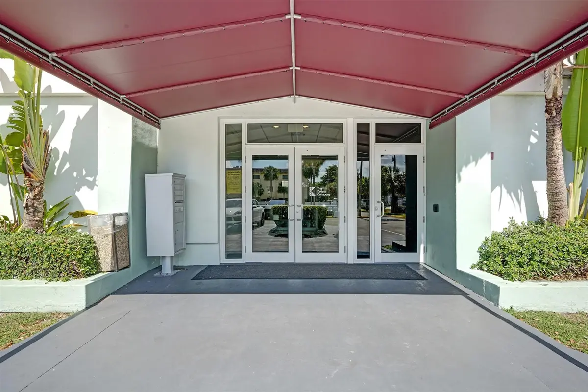 Photo 5 at 1520 E Sunrise, Fort Lauderdale
