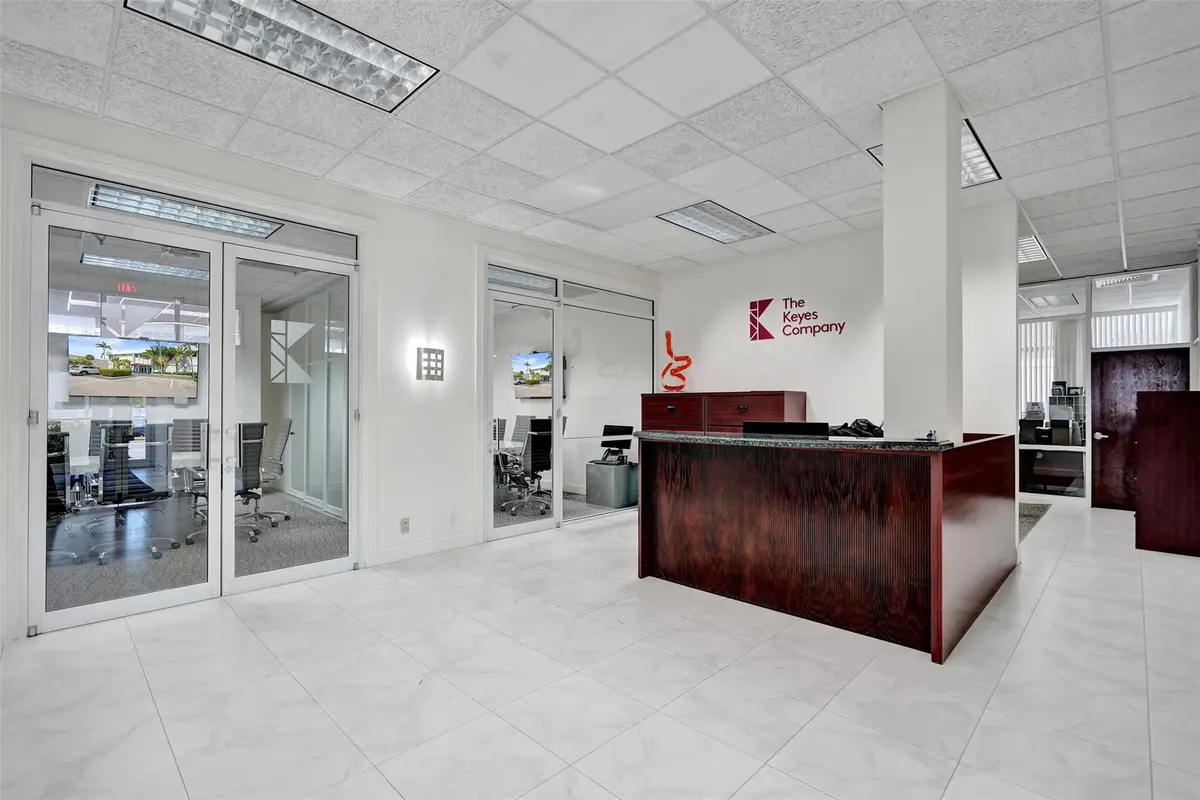 Photo 7 at 1520 E Sunrise, Fort Lauderdale