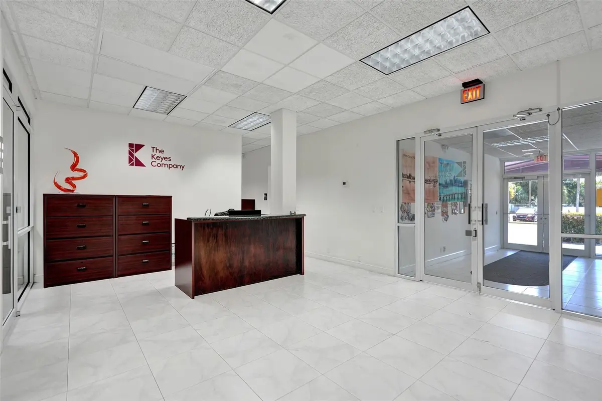 Photo 8 at 1520 E Sunrise, Fort Lauderdale