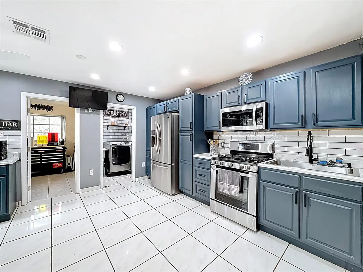Photo 6 at 7141 Custer Street, Hollywood