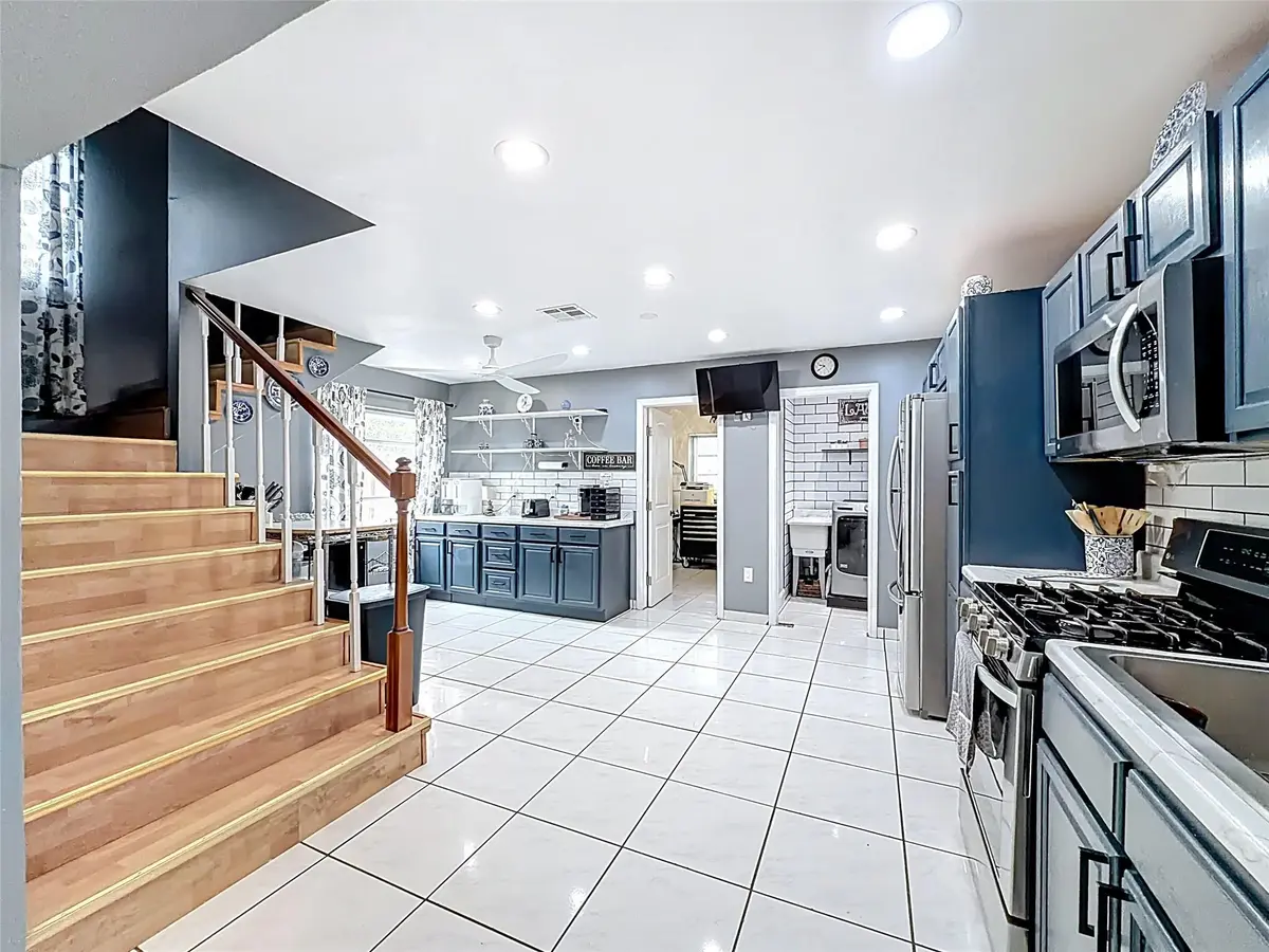 Photo 8 at 7141 Custer Street, Hollywood