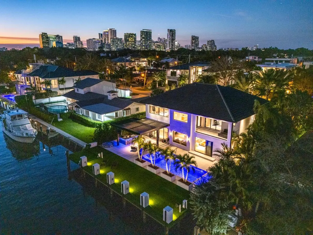 Photo 1 at 1520 SE 10th Street, Fort Lauderdale