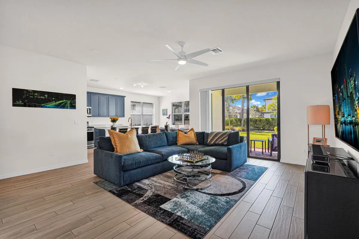 Photo 6 at 4471 Gramercy Drive, Oakland Park