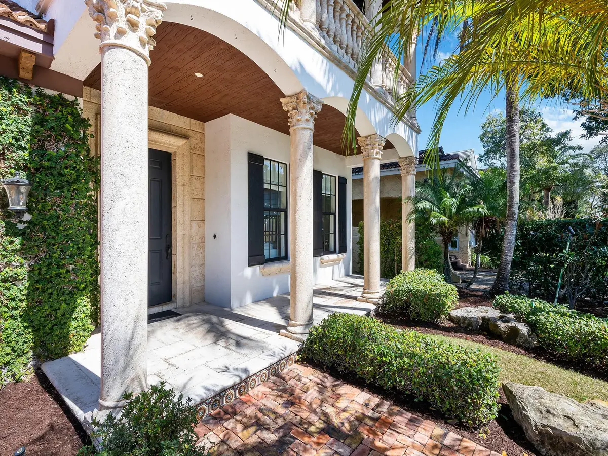 Photo 4 at 1125 SE 8th Street, Fort Lauderdale