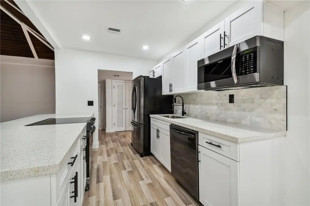 Photo 4 at 5704 S Travelers Palm, Tamarac